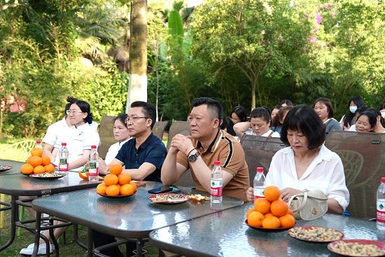 【感恩有你,白衣天使在行動】昨日,成都神康癲癇醫院開展國際護士節戶外團建